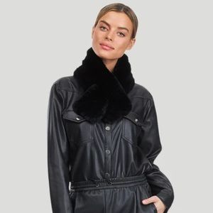 Mob Wife Era Knit Rabbit Fur Scarf